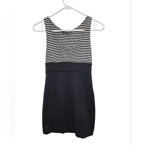 xxxi Dresses & Skirts - Black and White Striped Sleeveless Dress Size Small